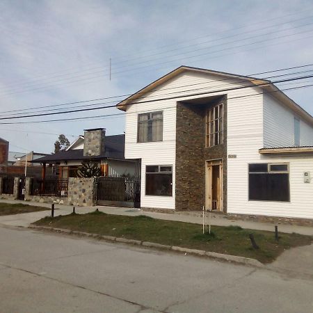 Hostal Los Pioneros Puerto Natales Exteriör bild