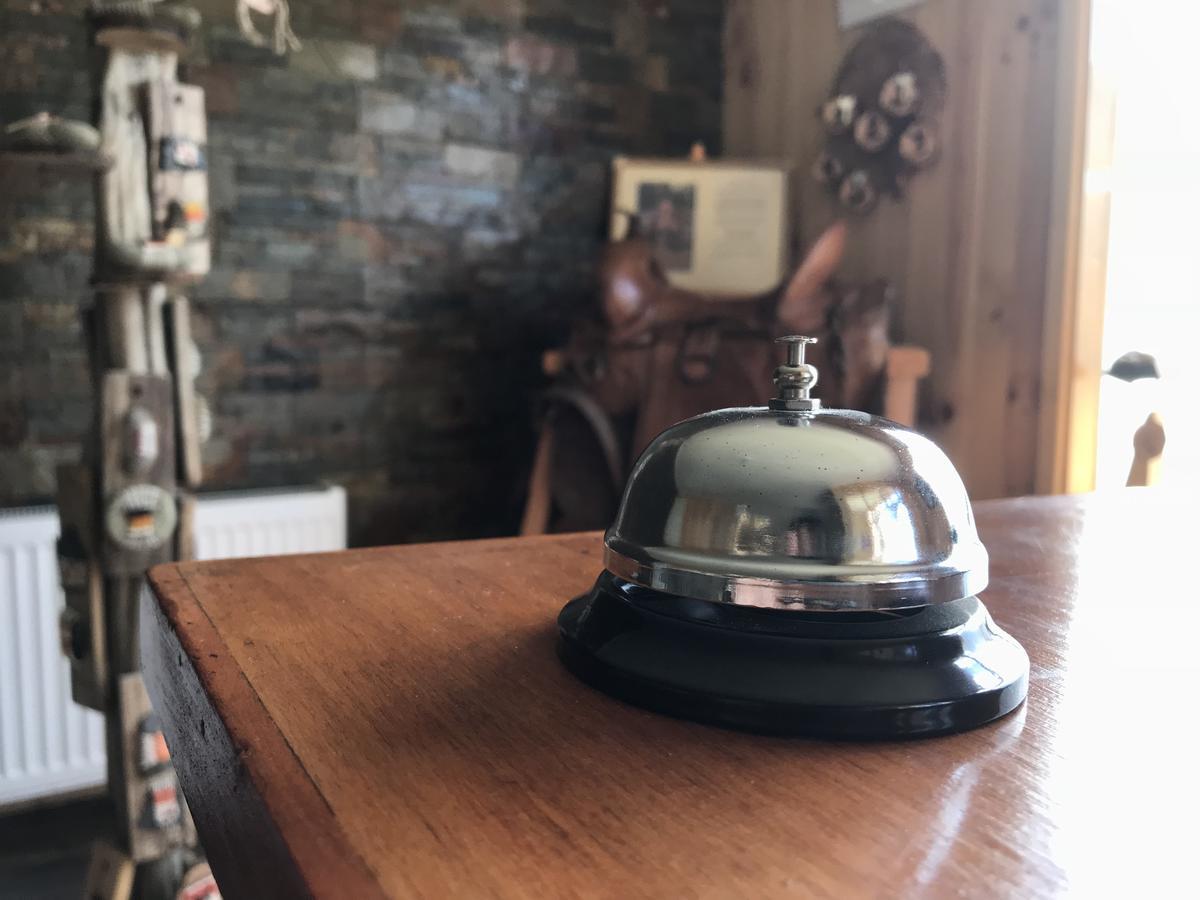 Hostal Los Pioneros Puerto Natales Exteriör bild